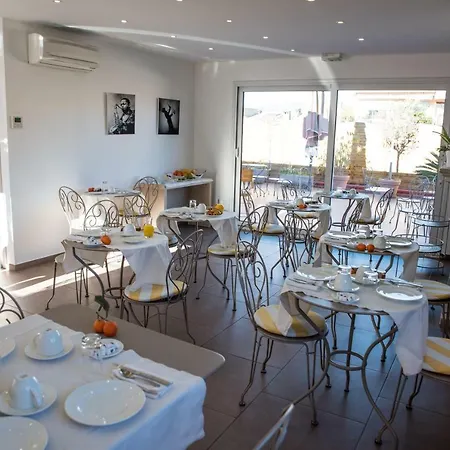 Hotel Casabella Cannes Sartoux 3*